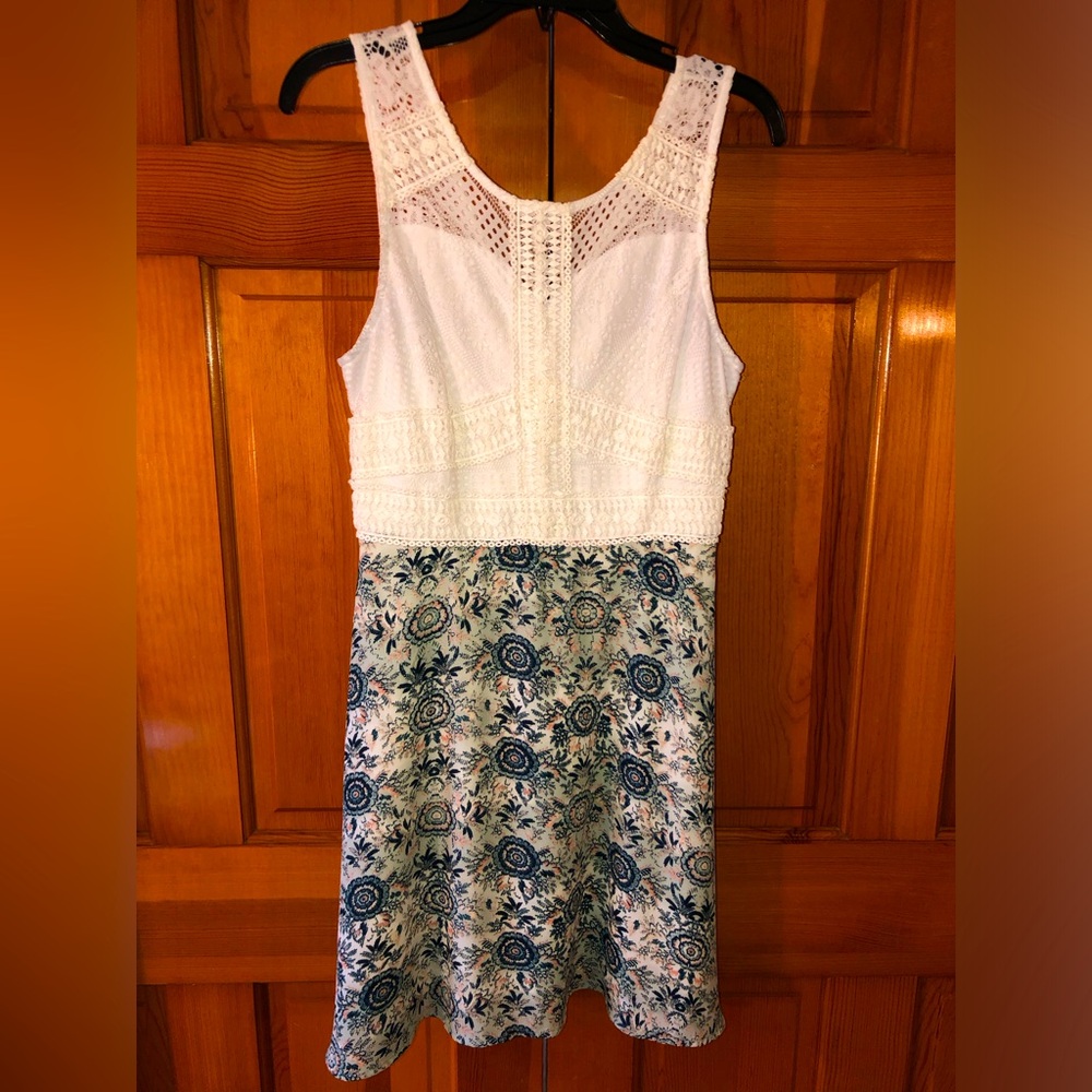 Mixed Material Sleeveless Floral Dress